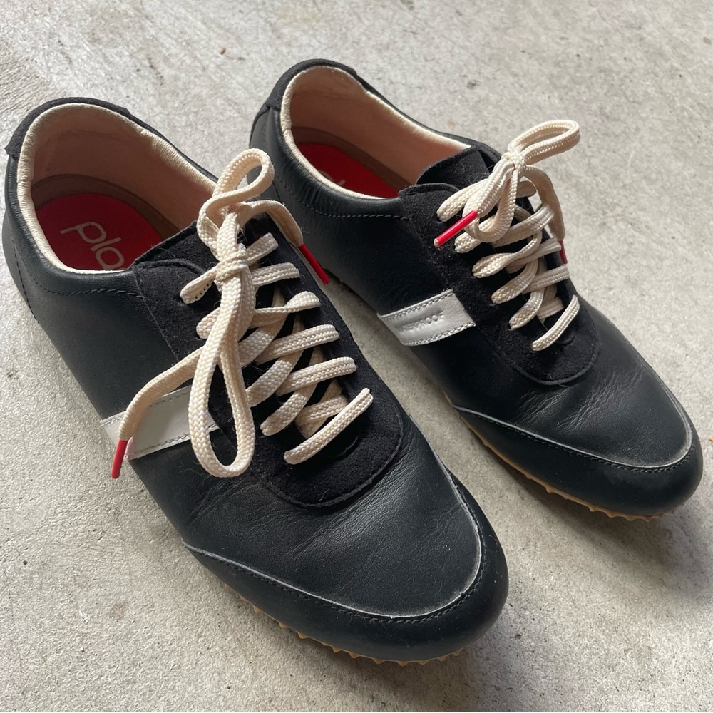 Black Waterproof Plae Ecols size 6.5 woman